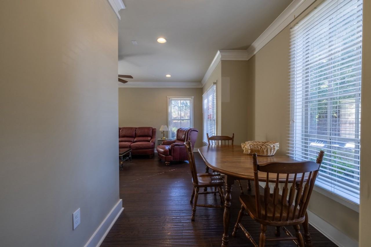 1213 Retreat - Photo 2 of 13