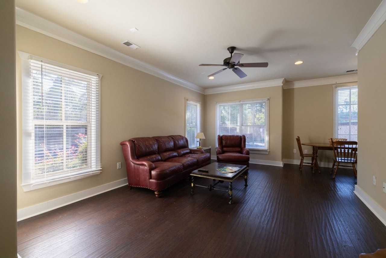 1213 Retreat - Photo 6 of 13