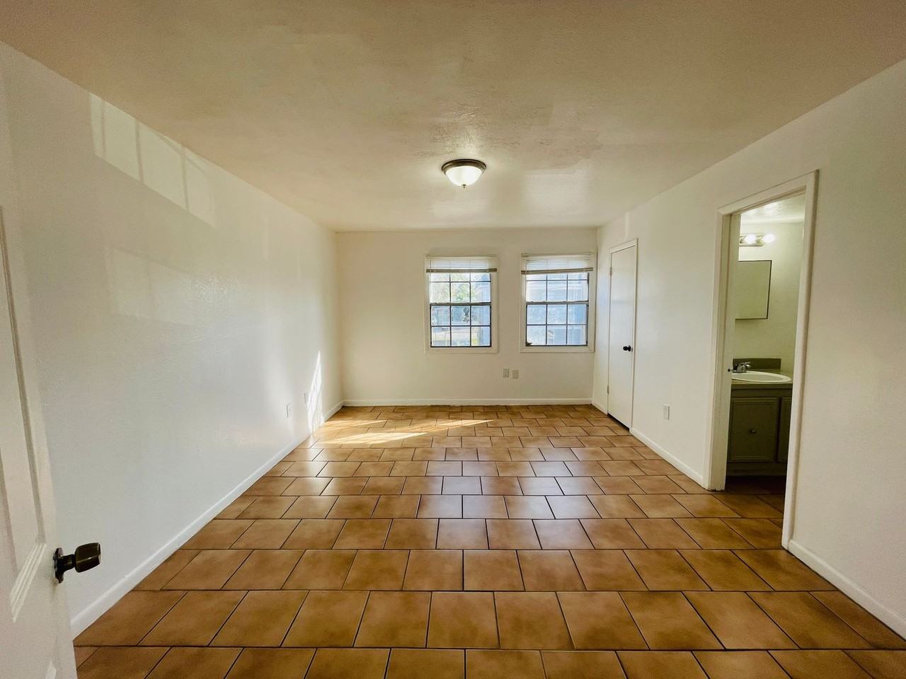 2761 L B Mcleod Rd #2761C - Photo 4 of 21