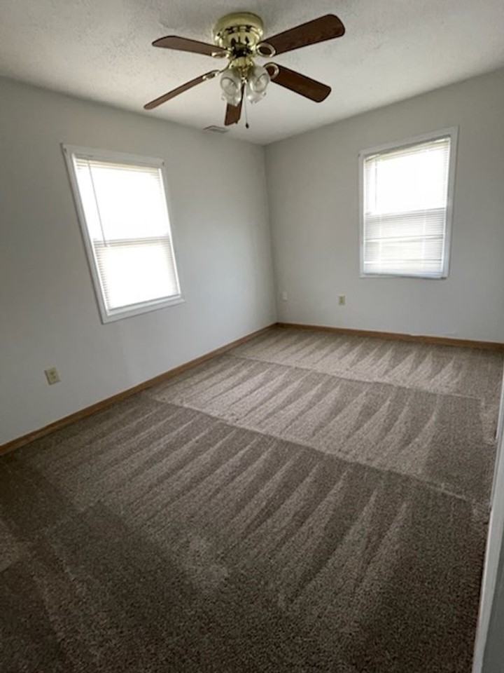 3509 East Idlewild Drive - Photo 3 of 4