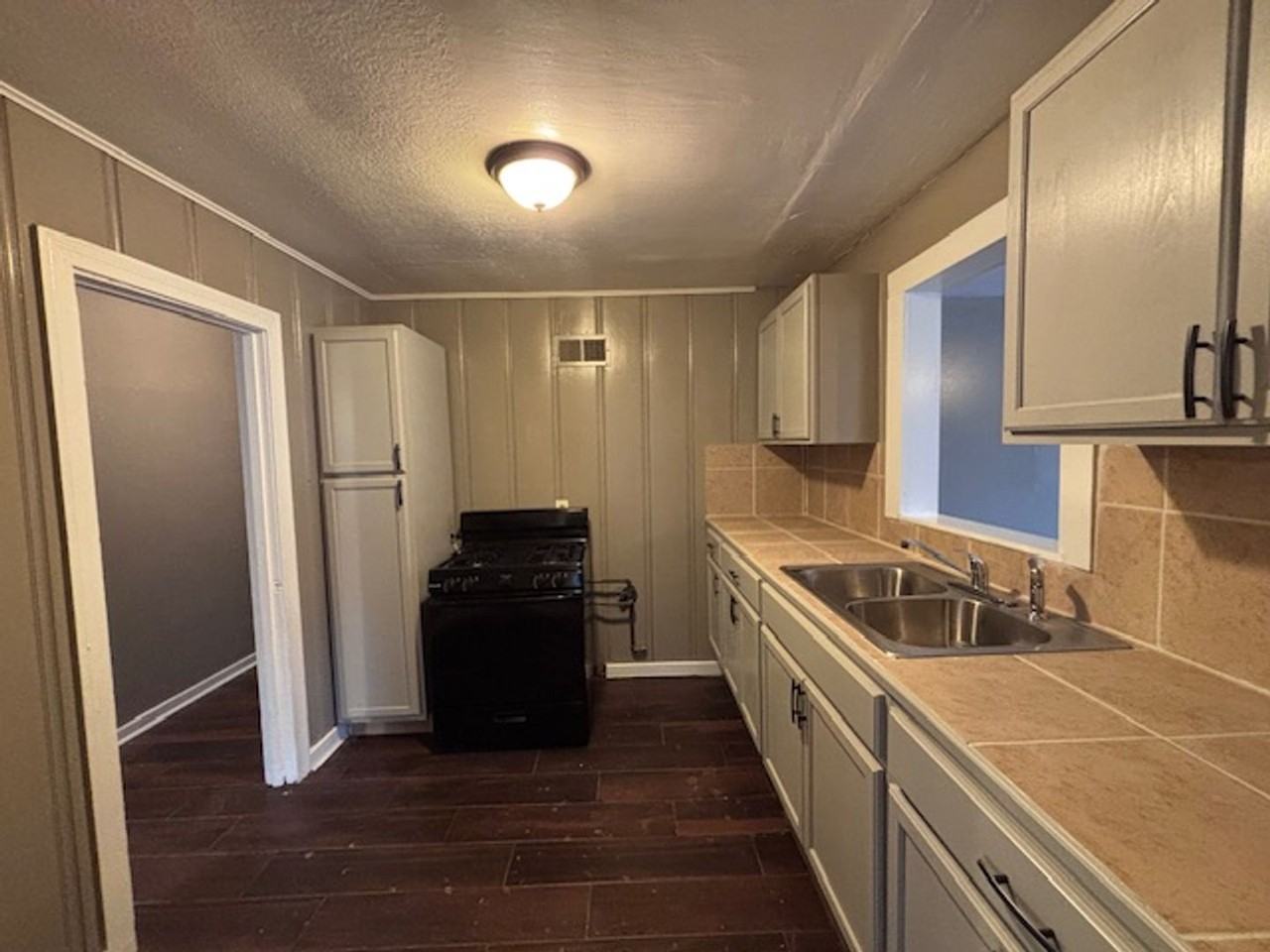 3906 South Barrow Drive - Photo 5 of 22