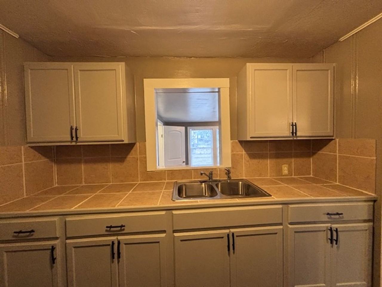 3906 South Barrow Drive - Photo 7 of 22