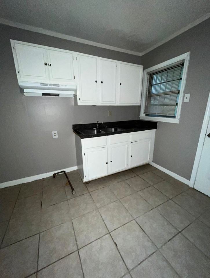 1507 Wilson Street - Photo 6 of 9