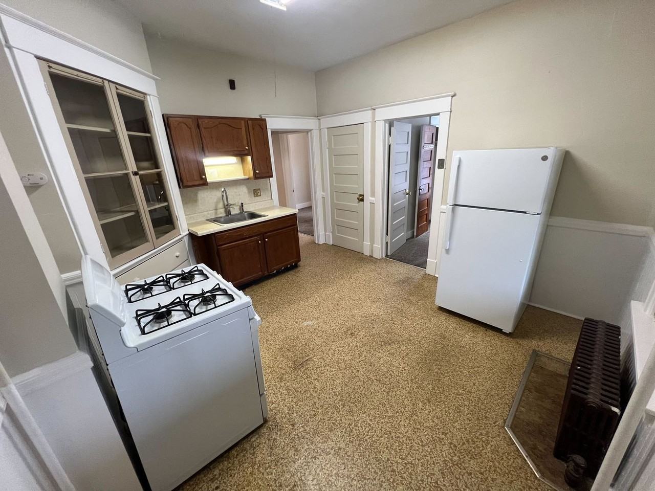 28 Columbia St - Photo 7 of 9