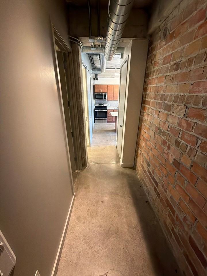 Clemens Building - Photo 4 of 38