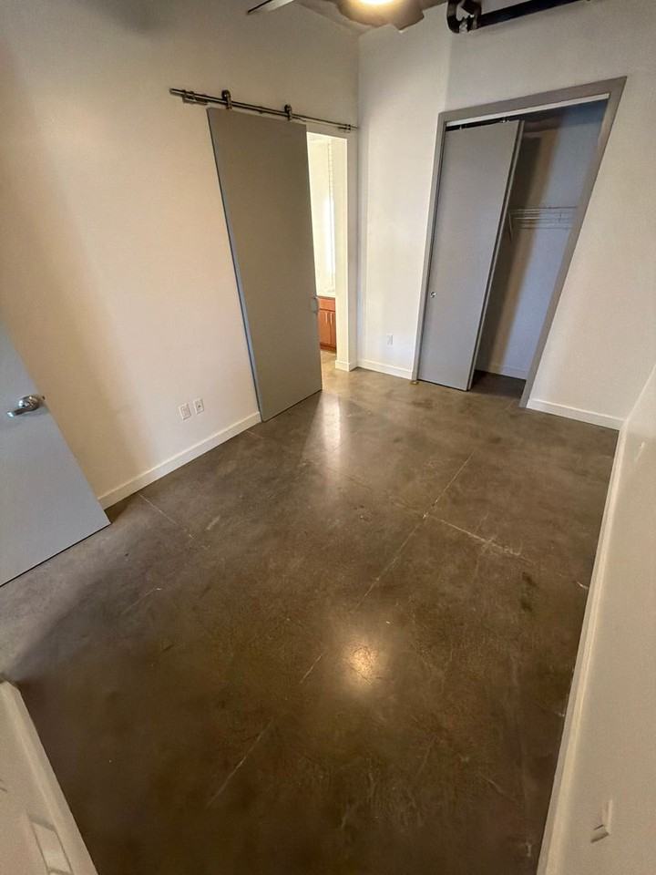 Clemens Building - Photo 6 of 38