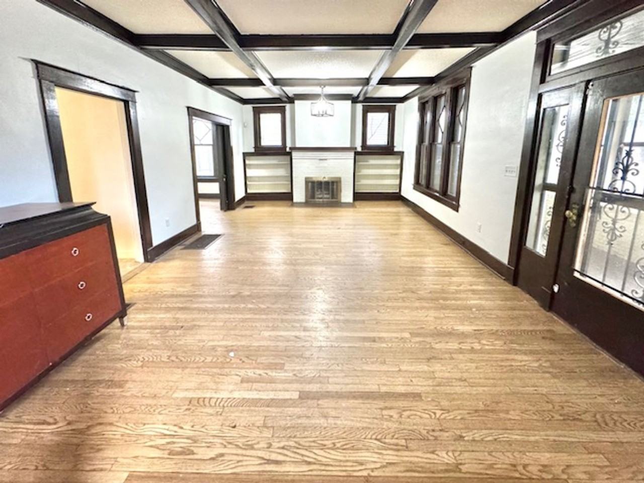 111 North Evergreen Street - Photo 3 of 22