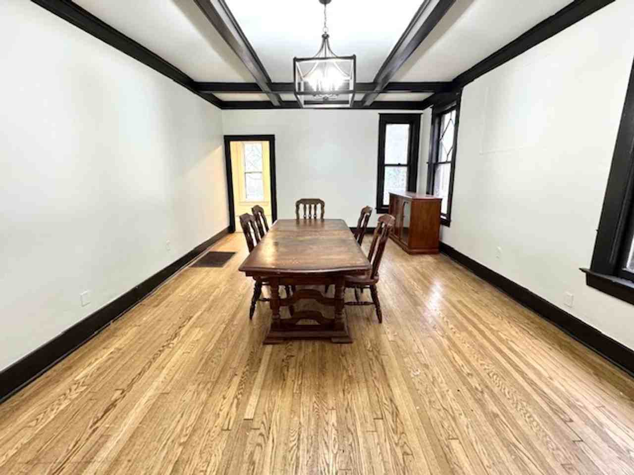 111 North Evergreen Street - Photo 6 of 22