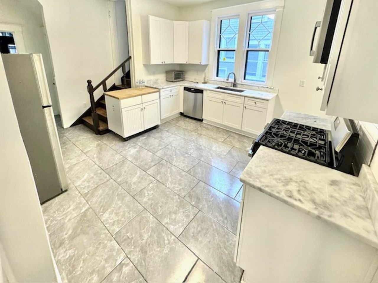 111 North Evergreen Street - Photo 7 of 22