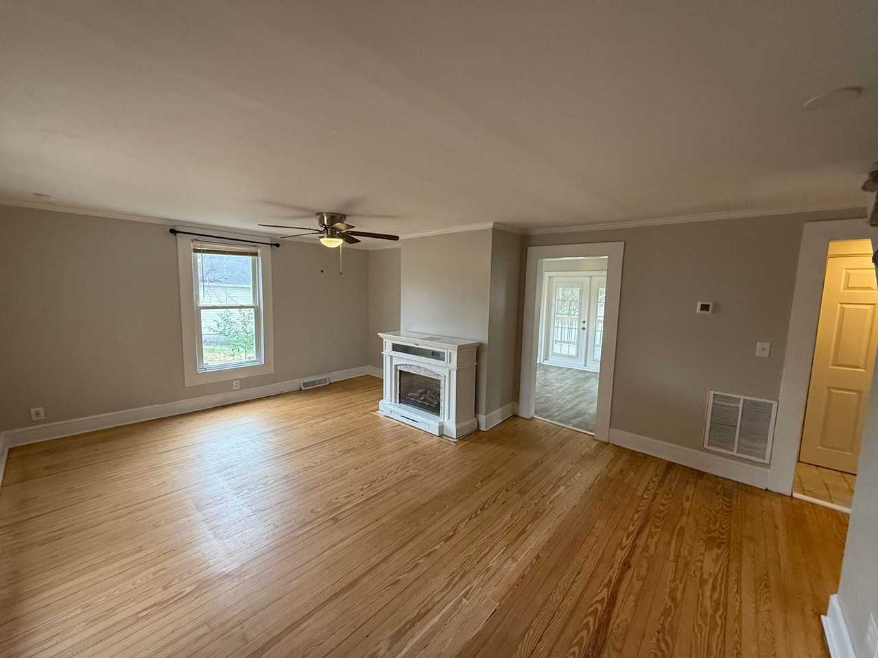 315 2nd Street - Photo 3 of 11