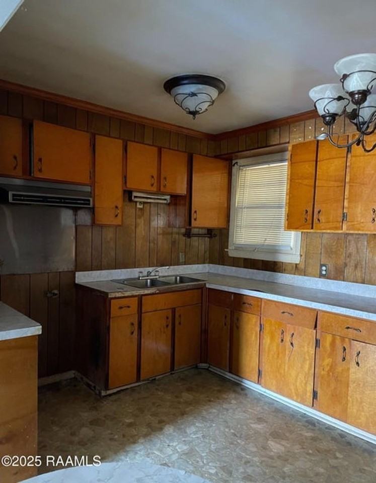 2238 Ledoux Circle - Photo 3 of 7