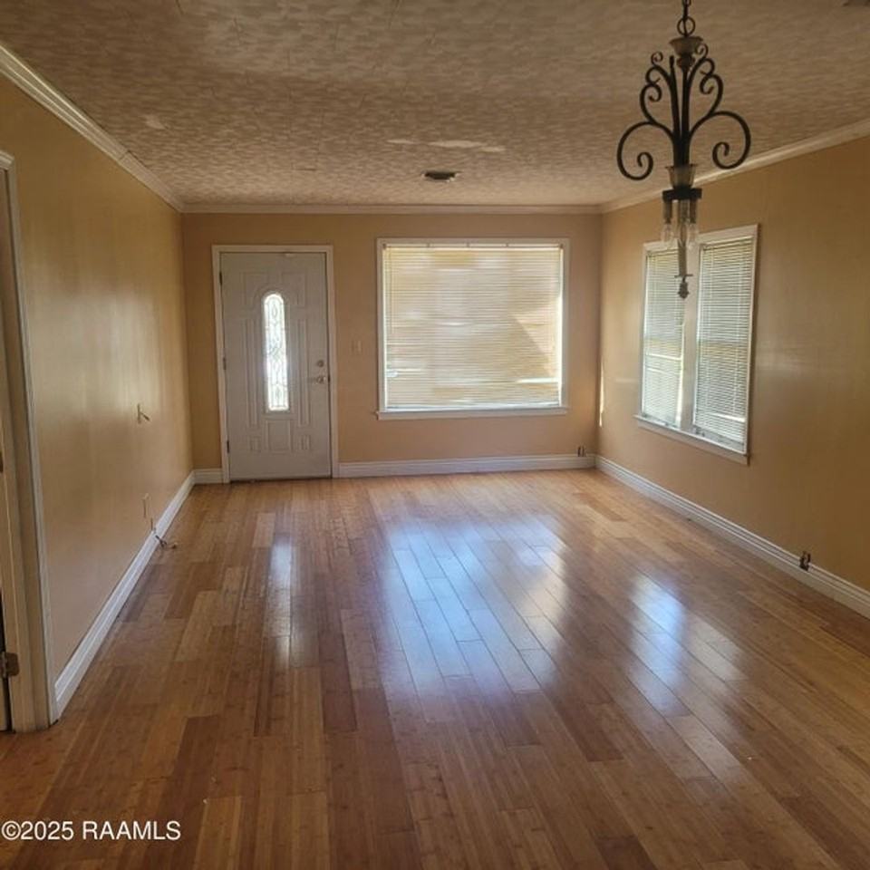 304 West Tennis Street - Photo 7 of 14