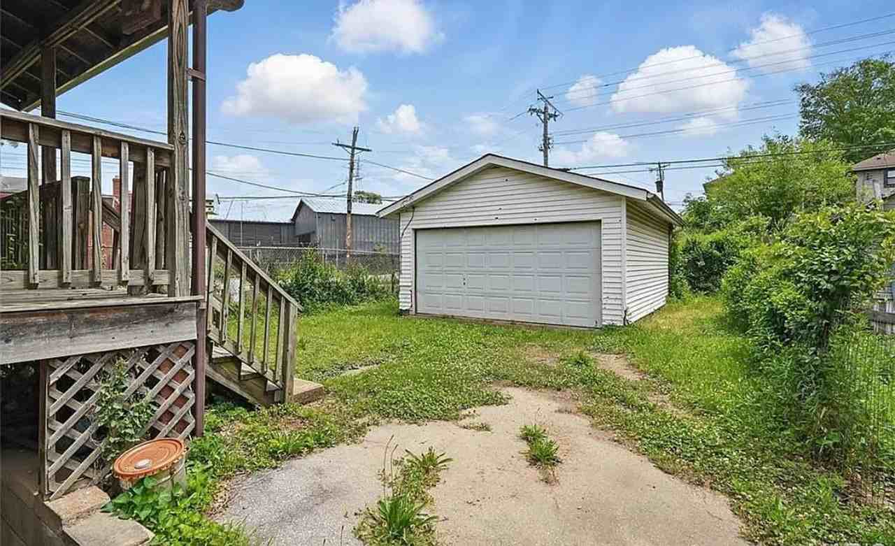 5756 Floy Avenue - Photo 3 of 25