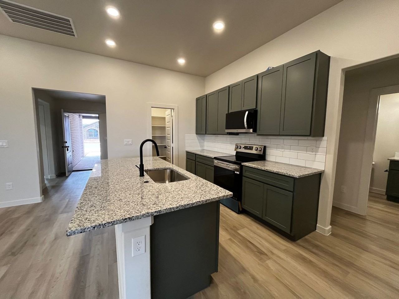 2016 Cottonwood Ave - Photo 3 of 16