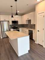 featured image of 3612 Leavenworth Street