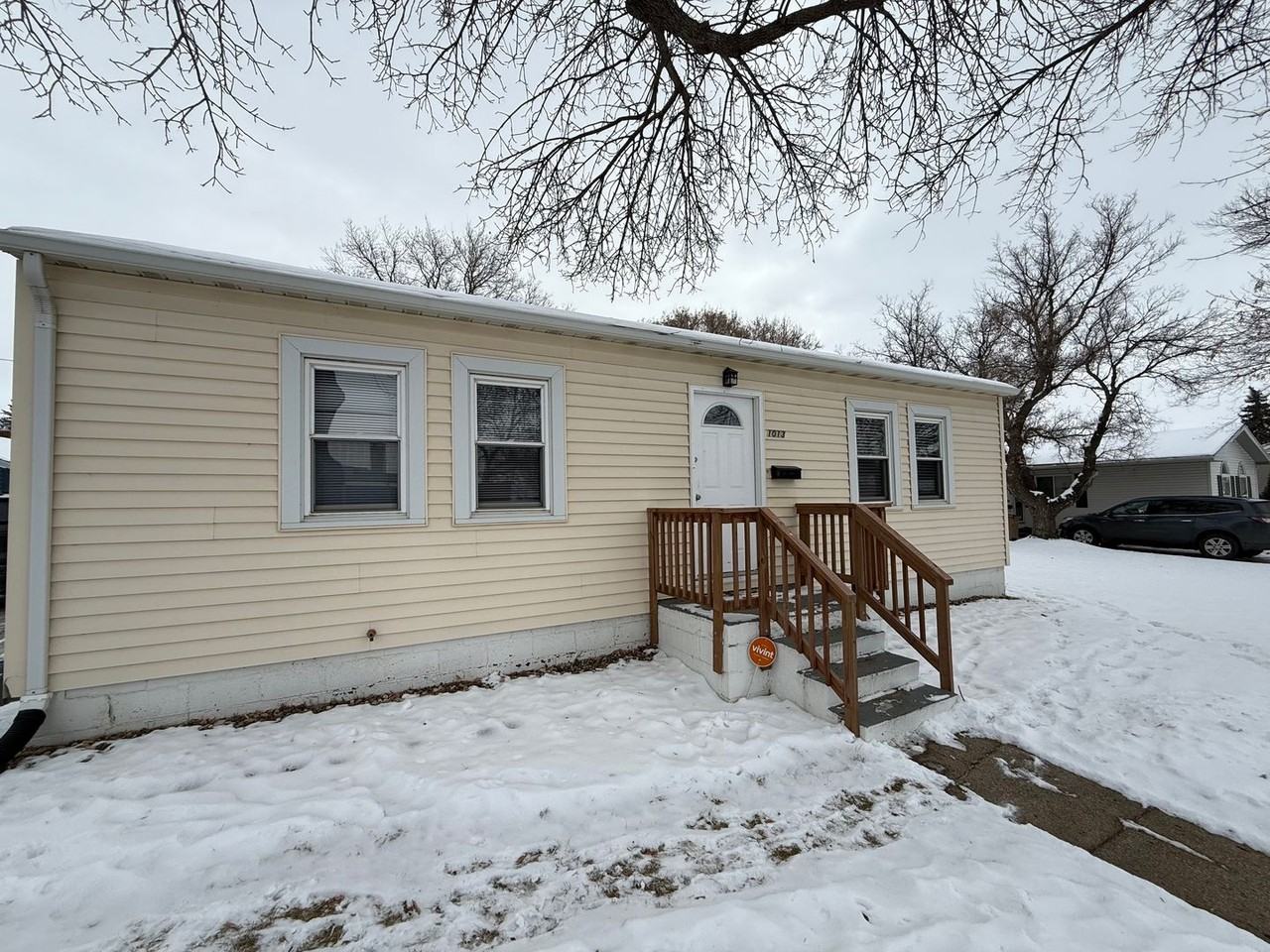 1013 6th St Sw - Photo 2 of 21