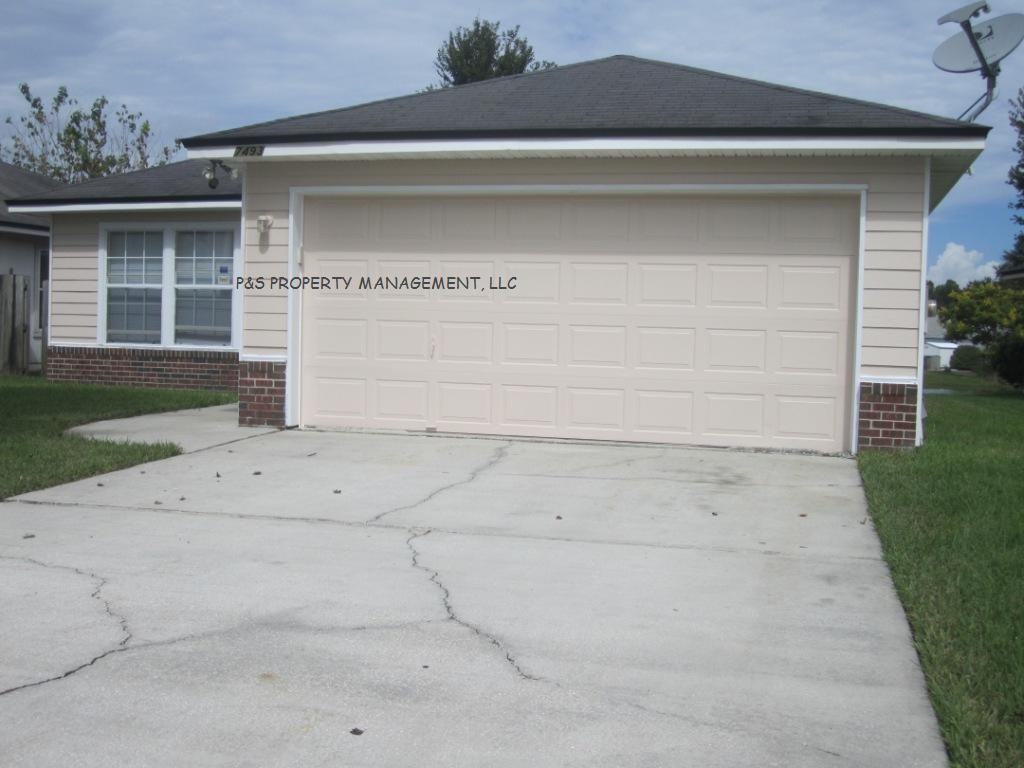 7493 International Village Dr - Photo 3 of 13