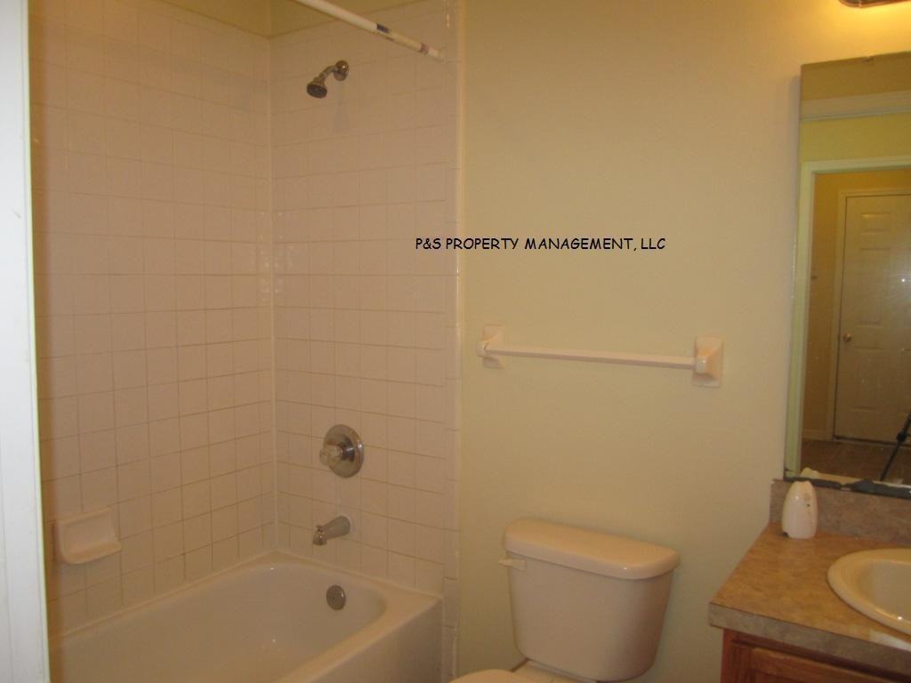 7493 International Village Dr - Photo 4 of 13