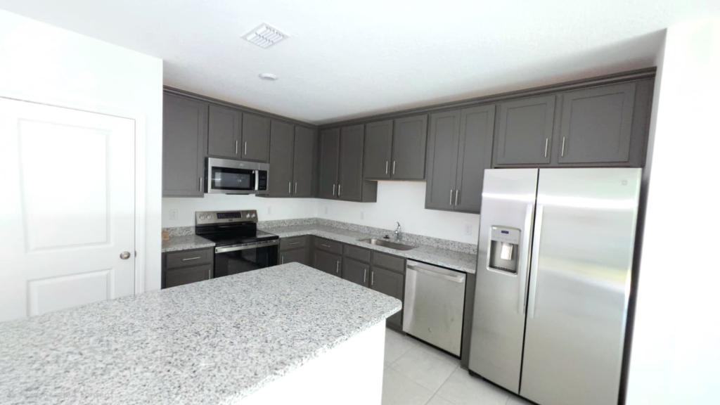 1602 Fan Palm Drive - Photo 4 of 7