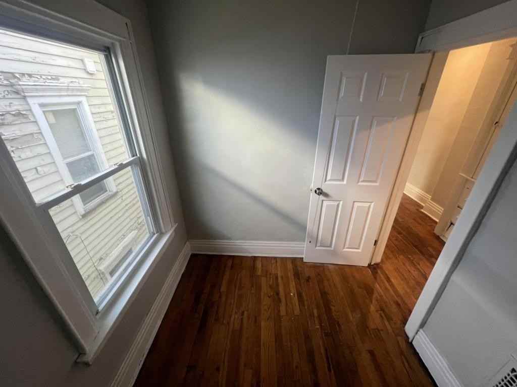 65 Woodlawn St - Photo 4 of 12