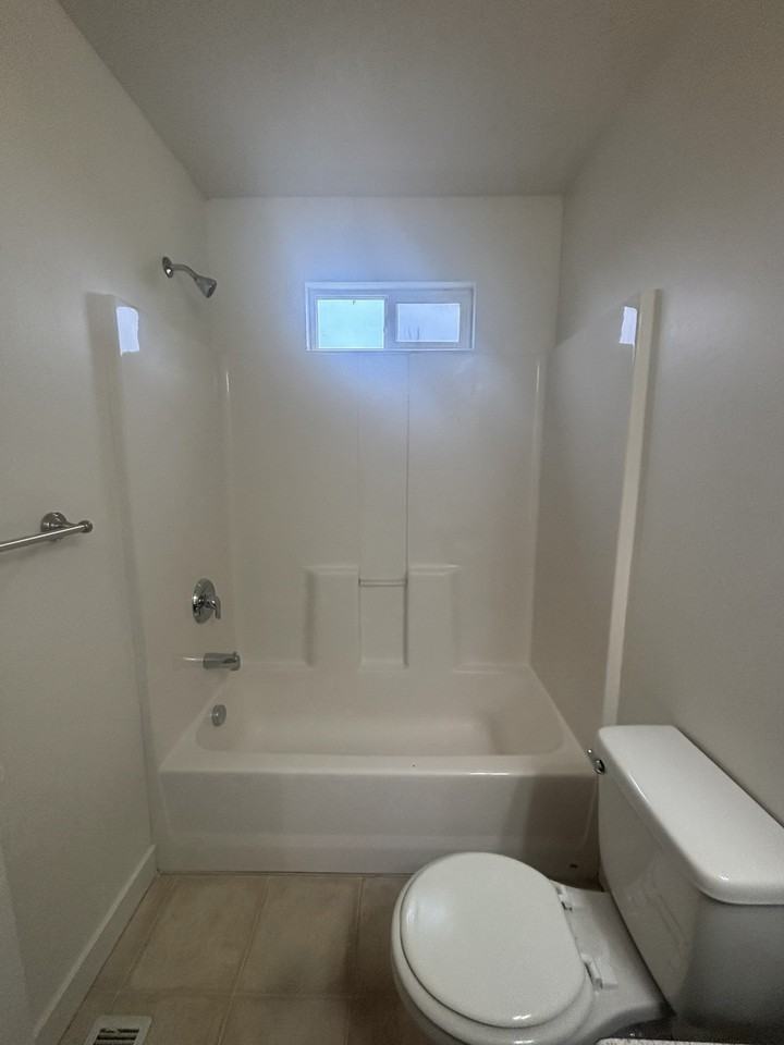 4602 W South Jordan Pkwy #1 - Photo 5 of 31