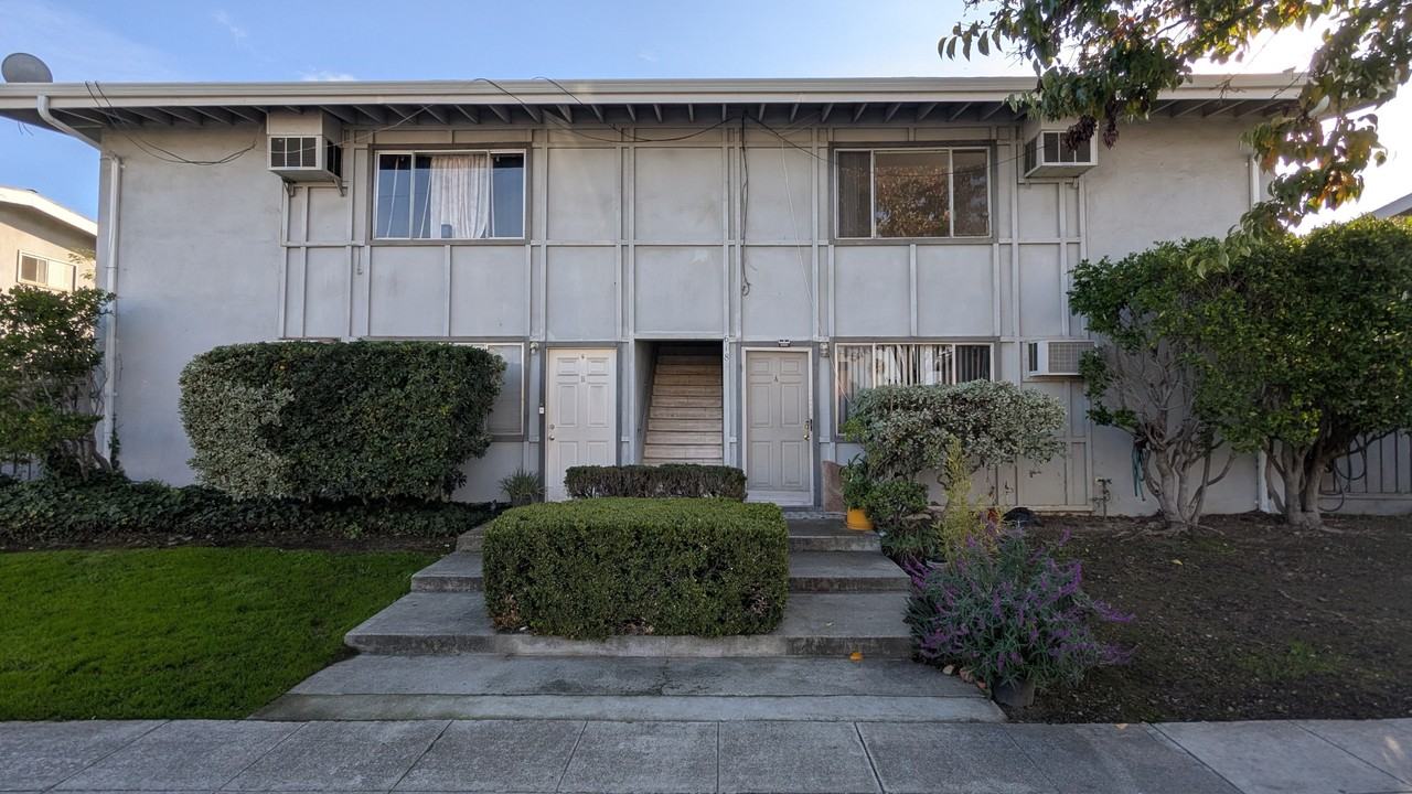 618 Laura Dr #C - Photo 2 of 8