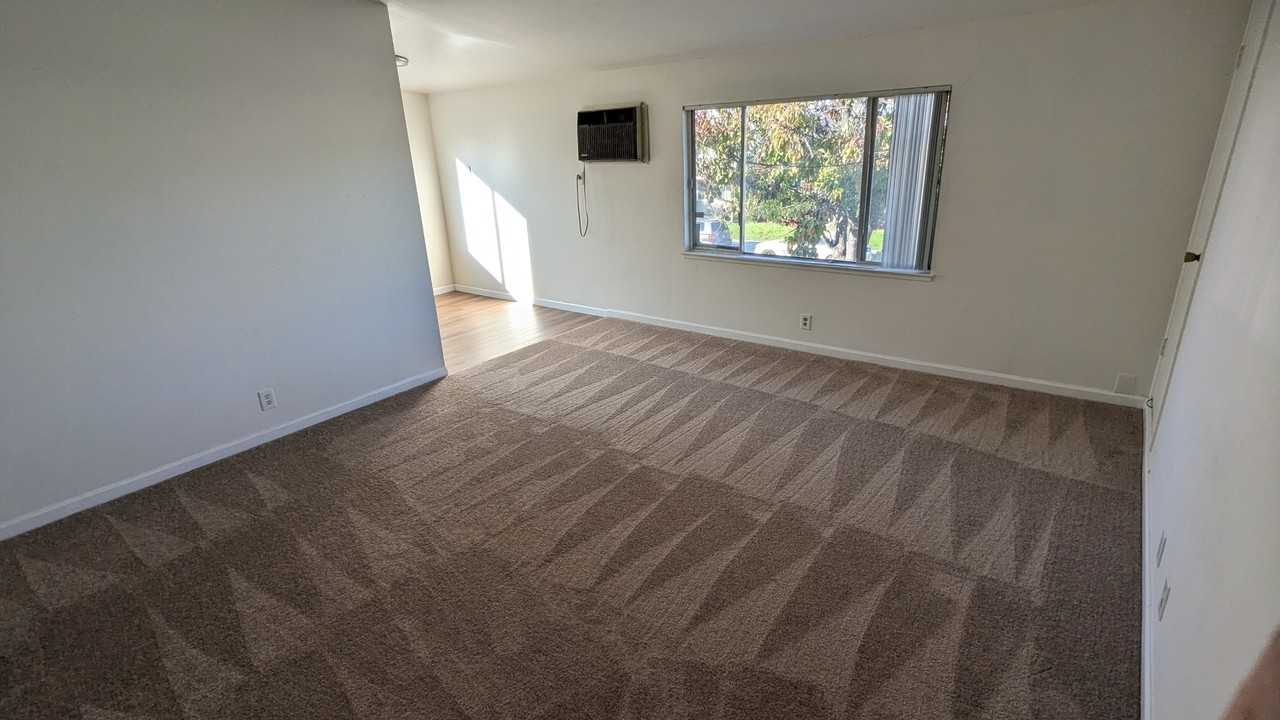 618 Laura Dr #C - Photo 6 of 8