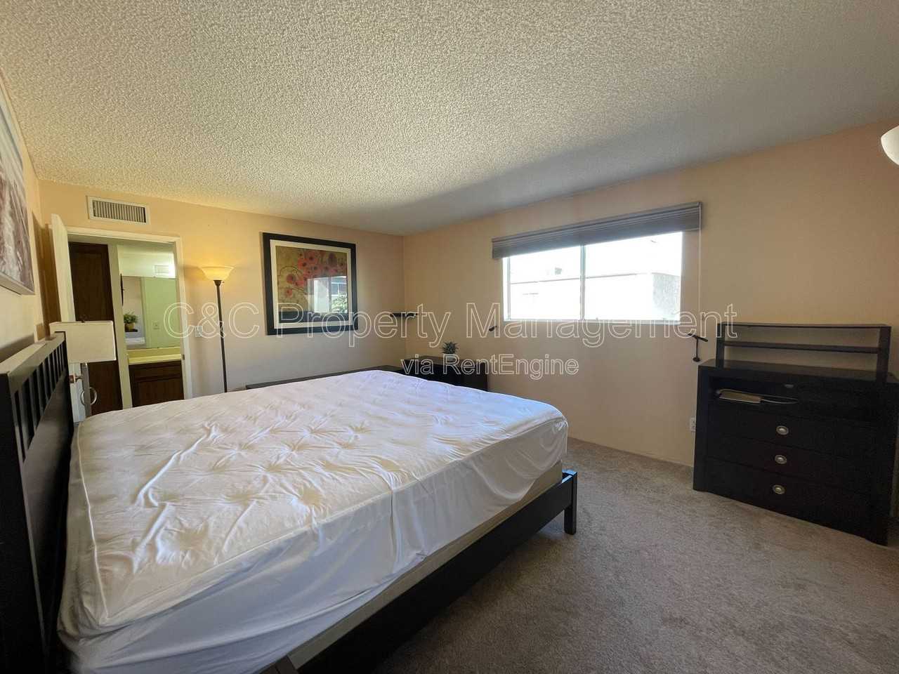 294 Chambers St #52 - Photo 7 of 10