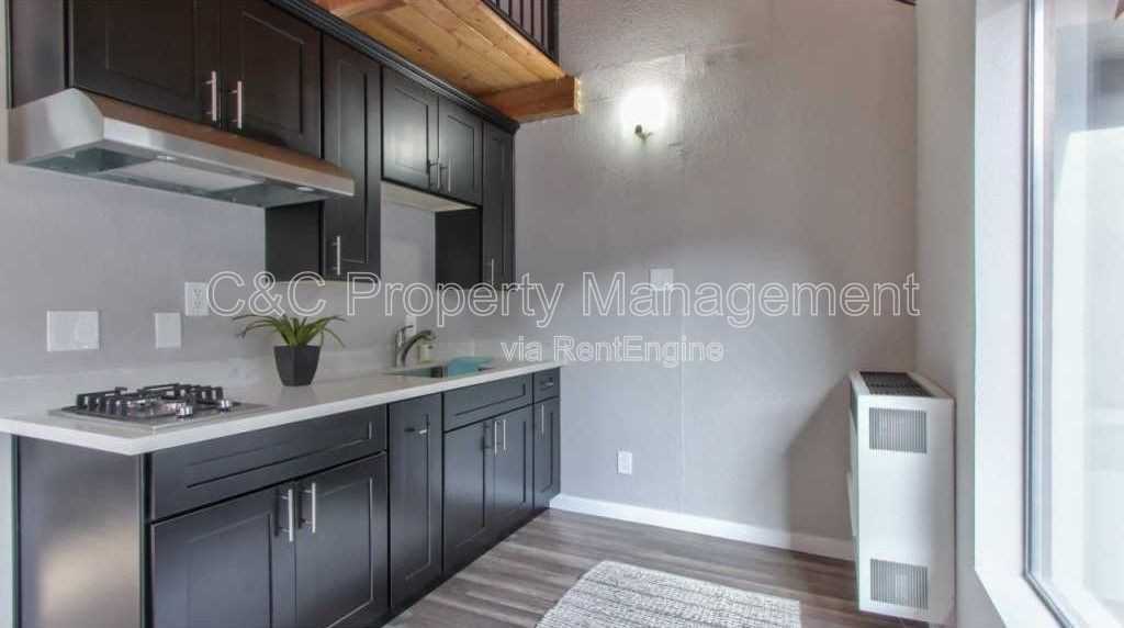 1420 Munras Ave #B - Photo 5 of 13