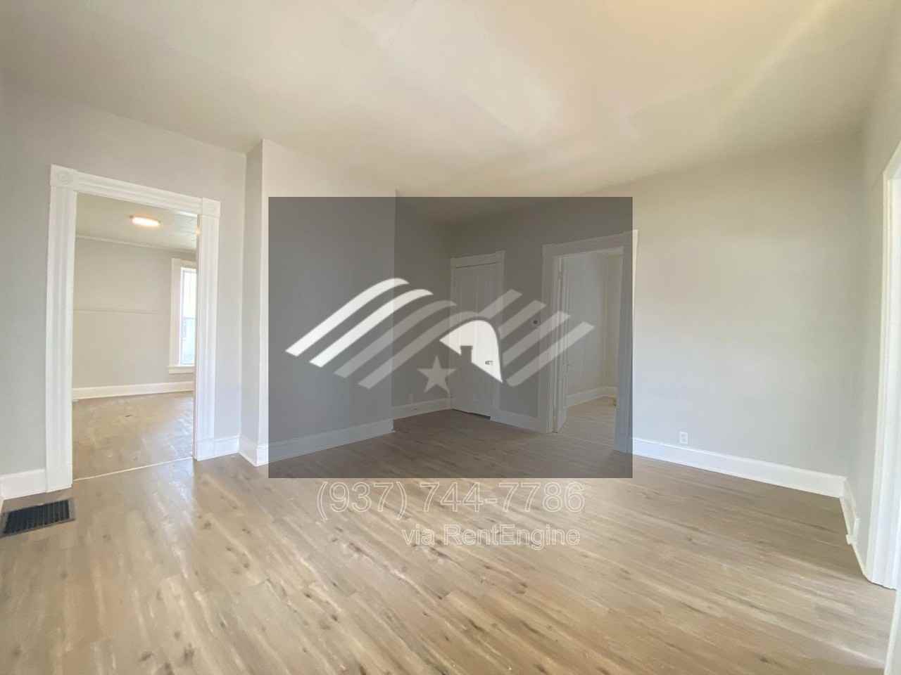 323 Harrison St - Photo 2 of 15