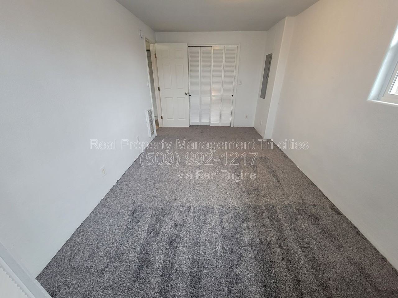 1416 N 14th Ave #B - Photo 7 of 11