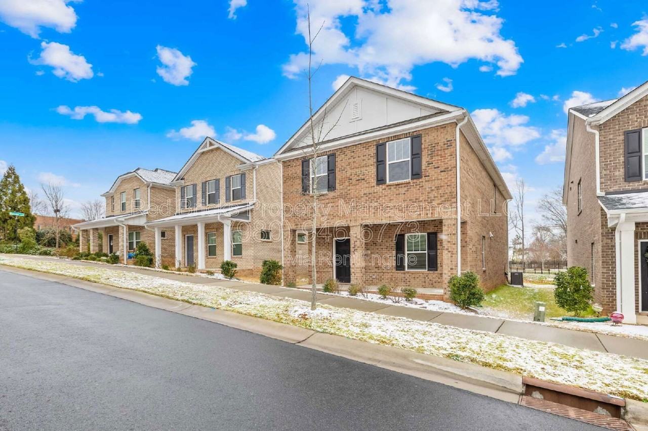 1225 Colgher St - Photo 2 of 25