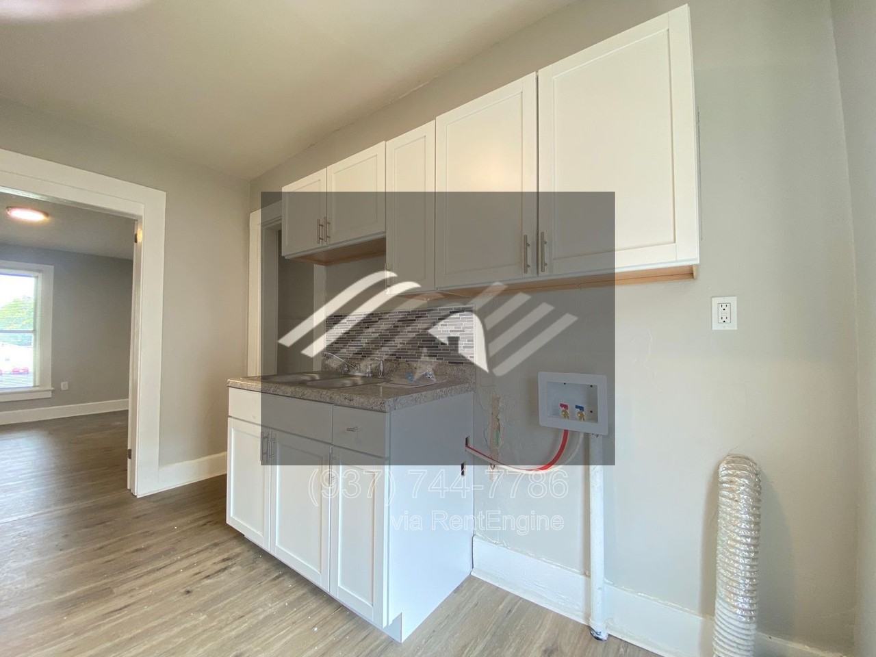 323 Harrison St - Photo 3 of 24