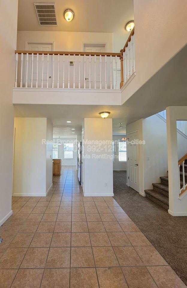 4003 Segovia Dr - Photo 4 of 25