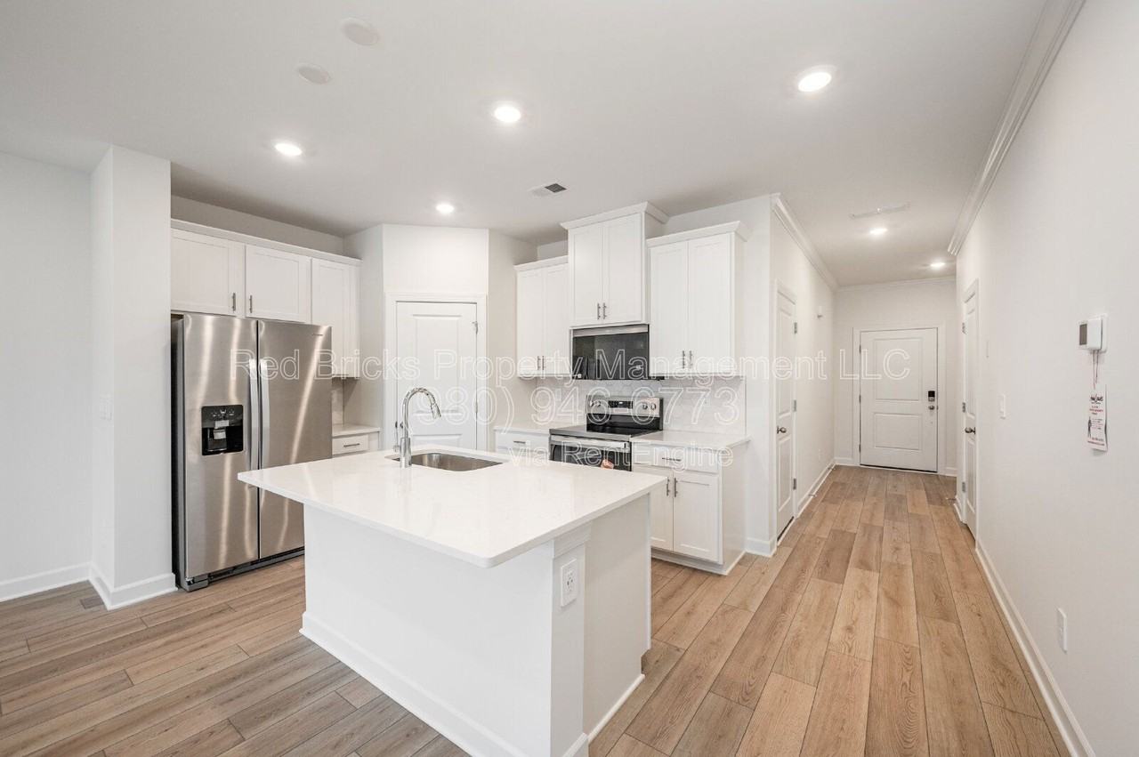 8033 Hidden Springs Trail - Photo 7 of 24