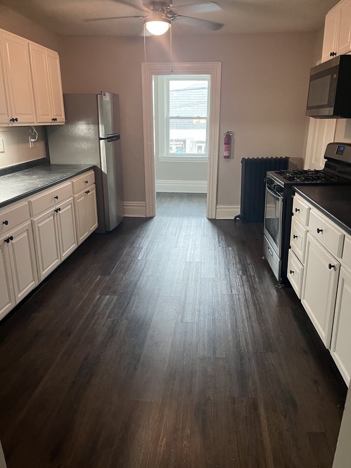 241 E Pittsburgh St #4 - Photo 6 of 9