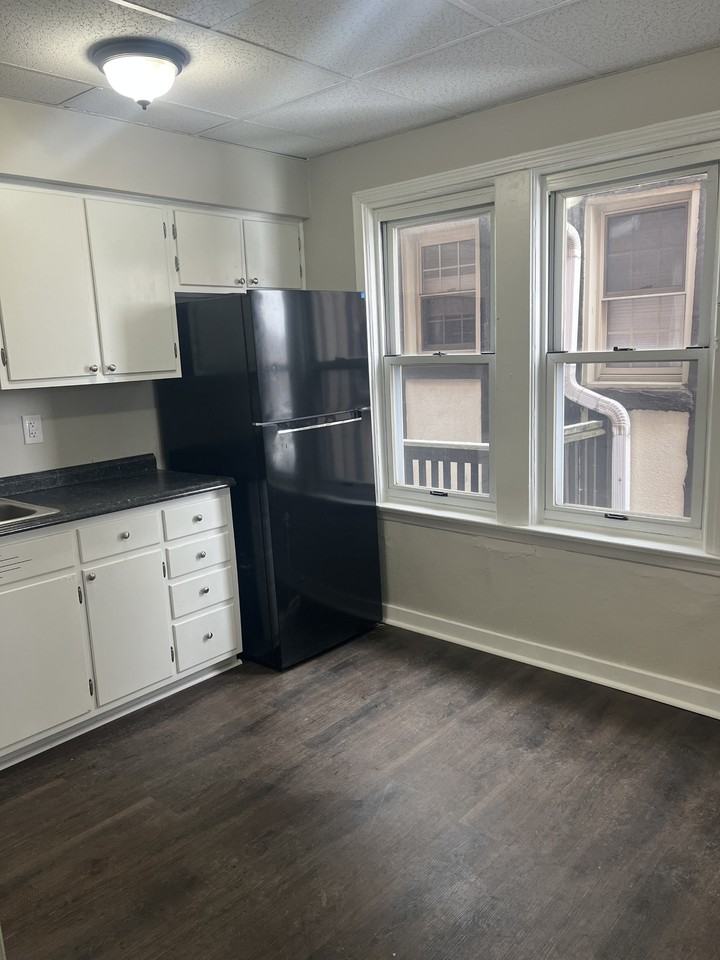 143 Morey Pl #4 - Photo 4 of 9