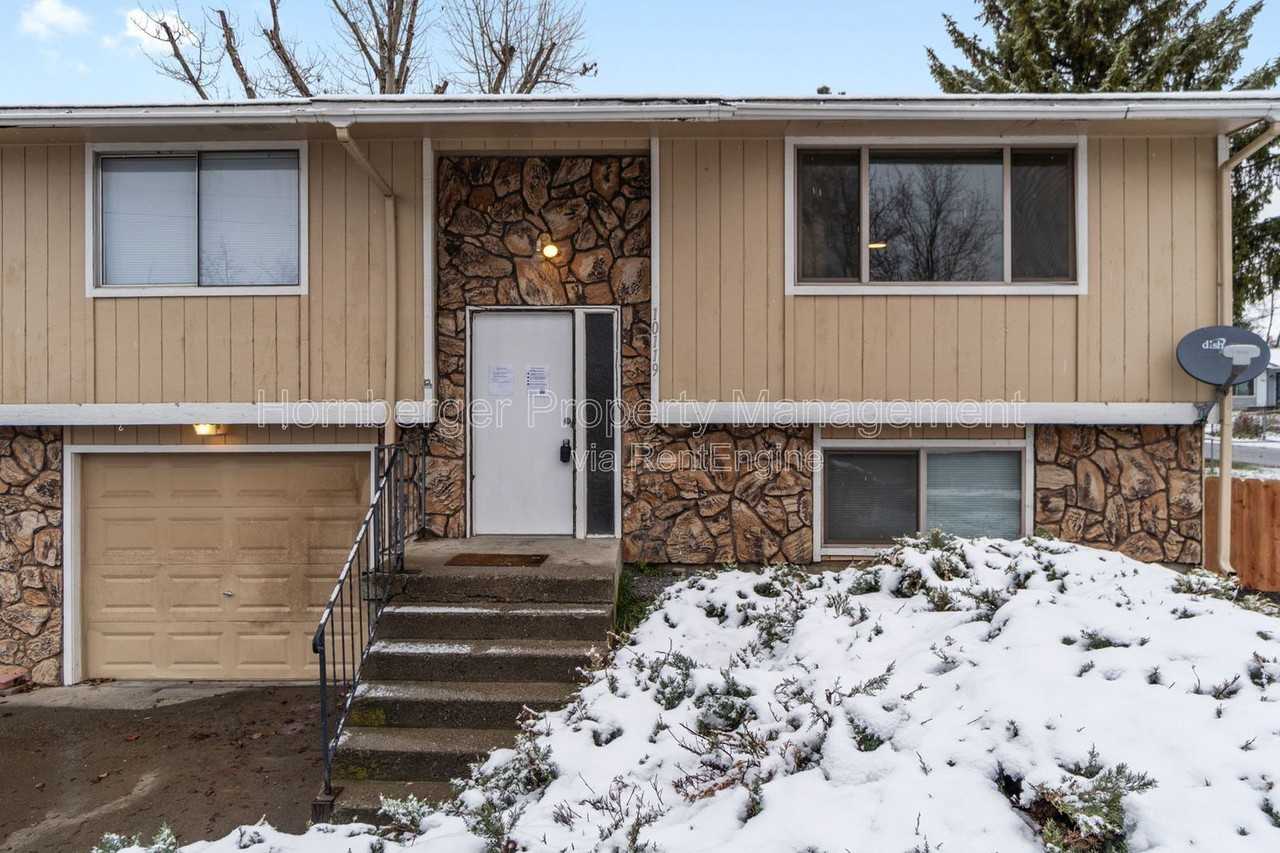 10119 East Empire Avenue