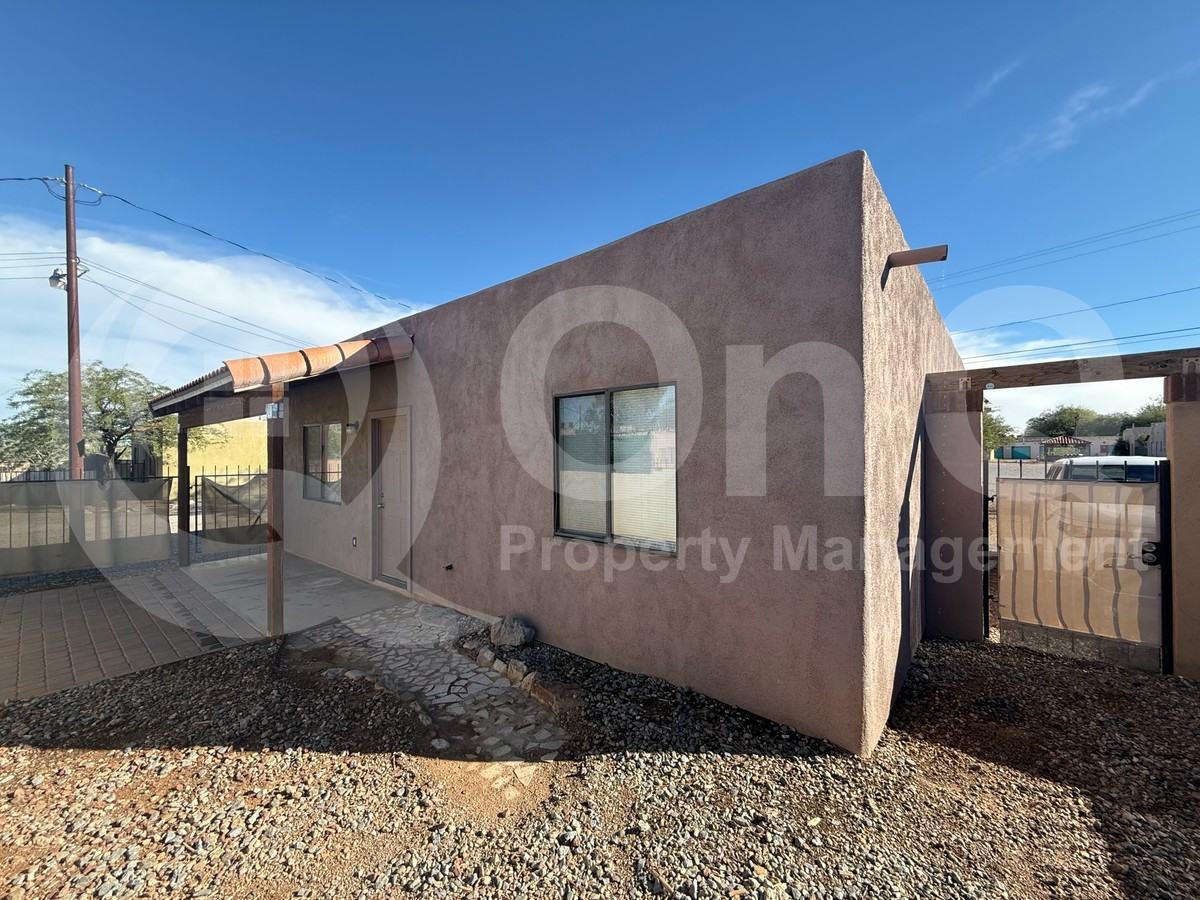 4013 N Stone Ave #2 - Photo 2 of 13