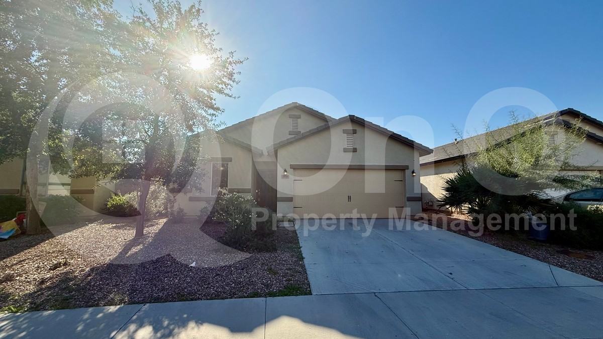 7036 S 77th Ln - Photo 4 of 26