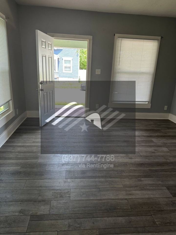 419 Alberta St - Photo 4 of 27