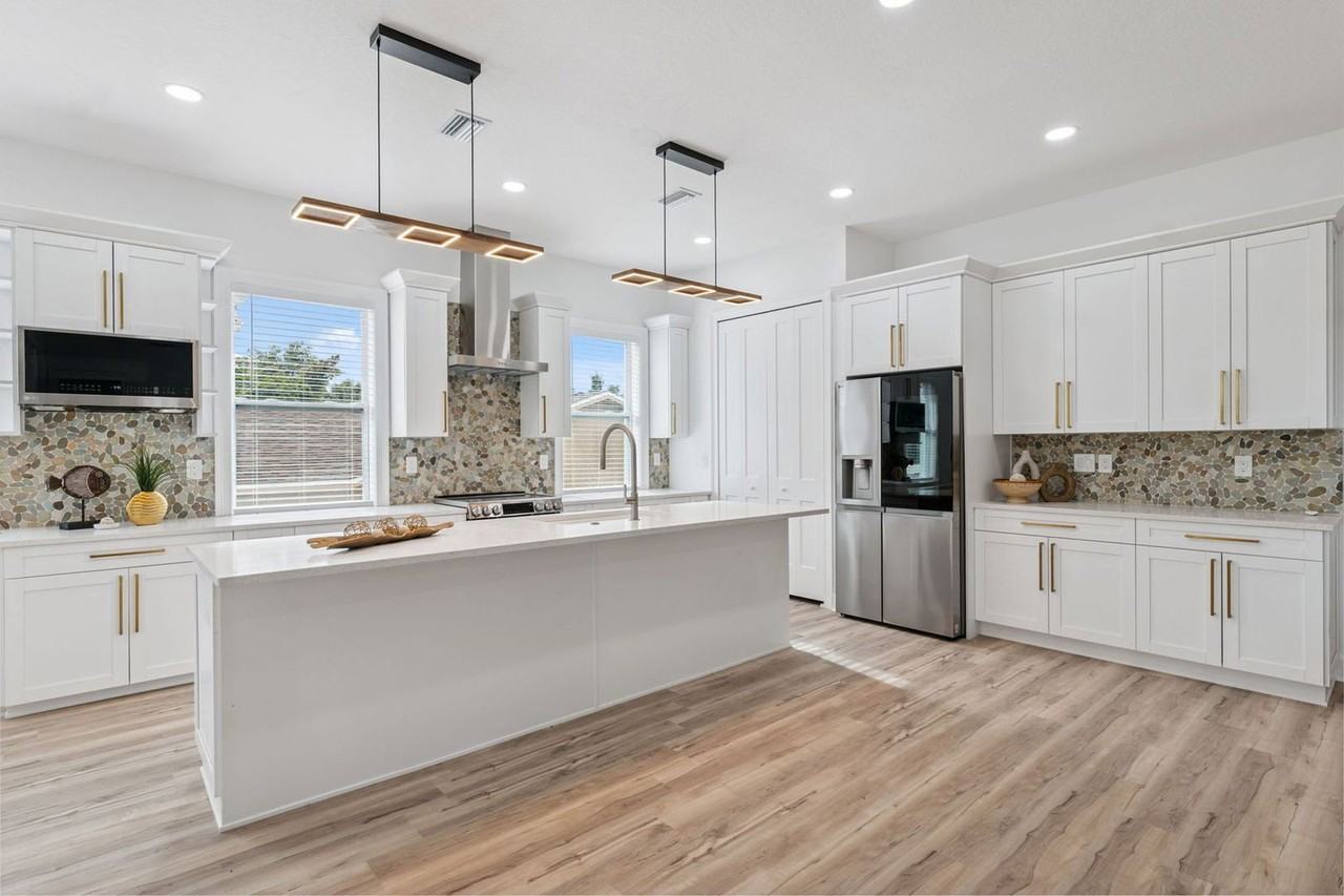 8622 Inwood Dr - Photo 2 of 23