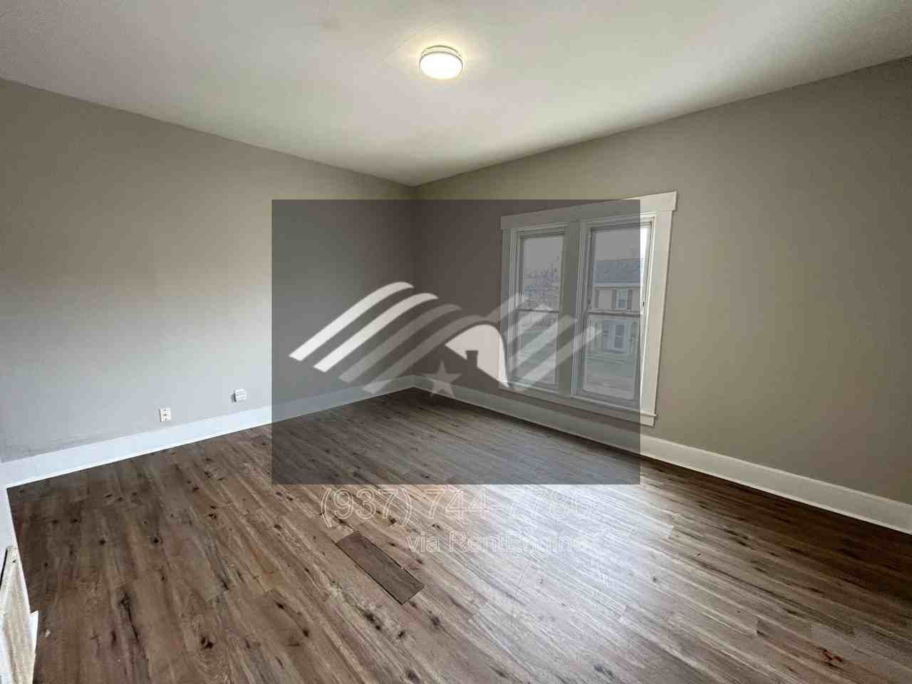 815 S Main St - Photo 5 of 9