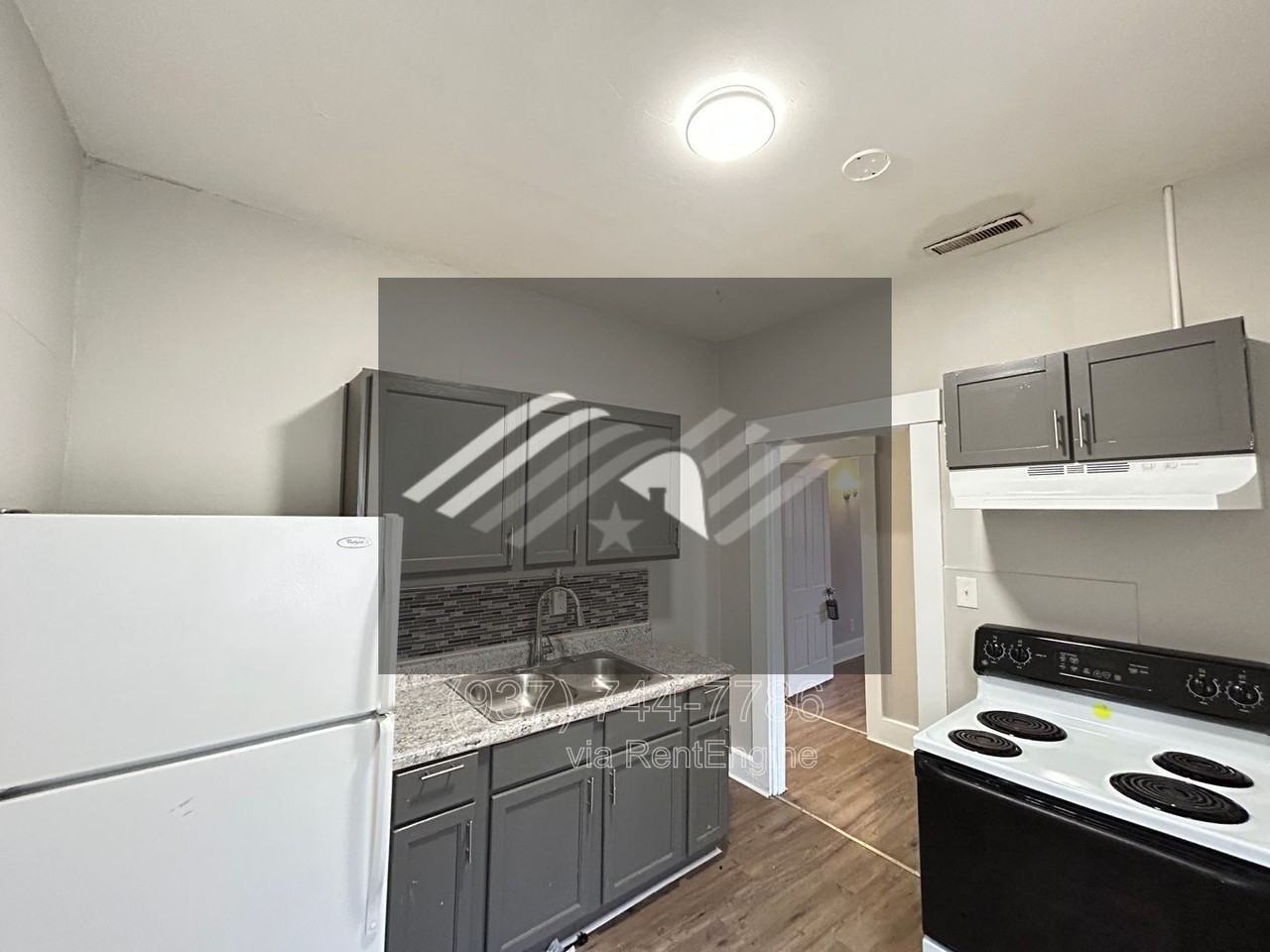 815 S Main St - Photo 7 of 9