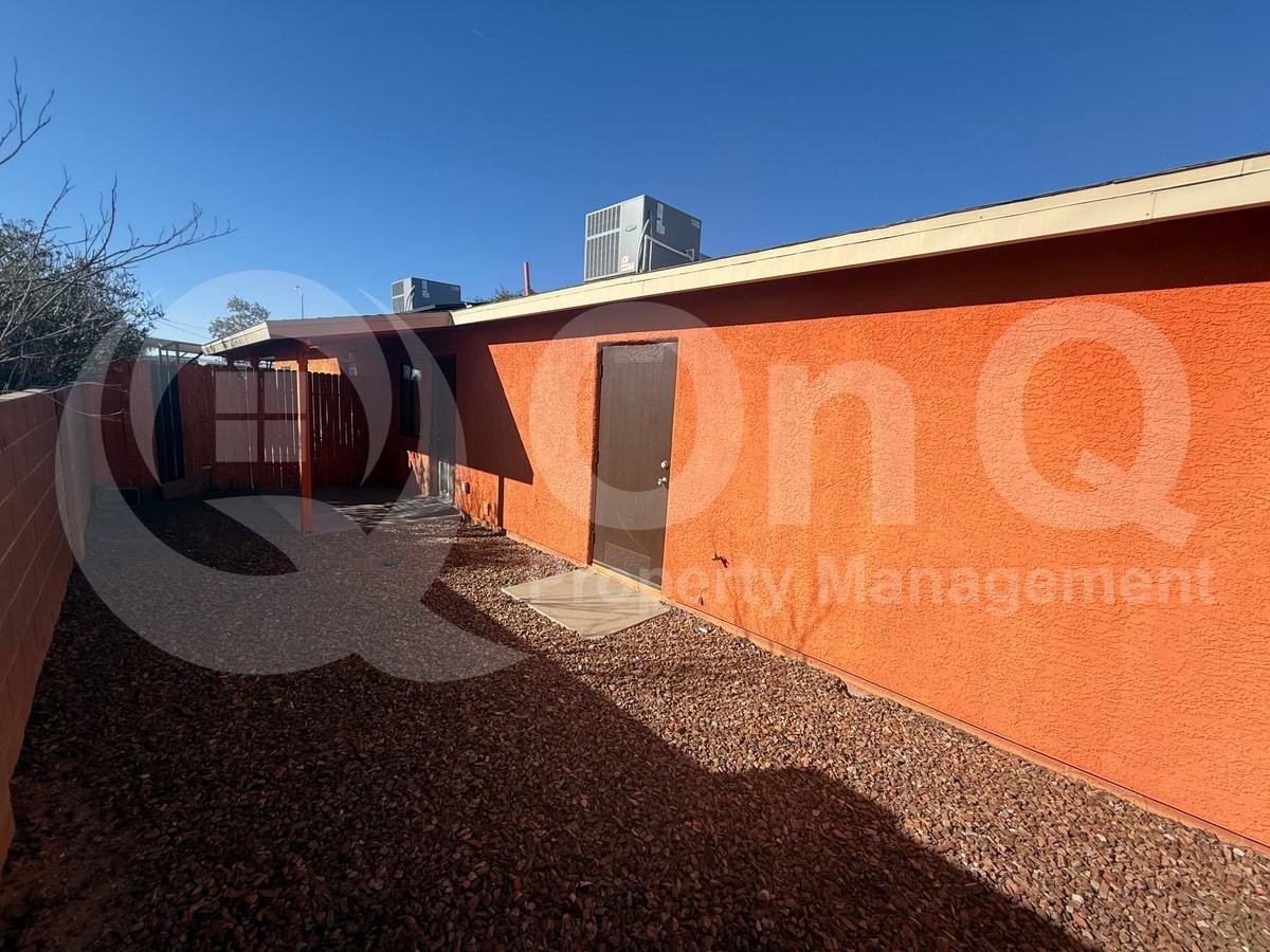 1827 S Jefferson Ave #2 - Photo 5 of 6