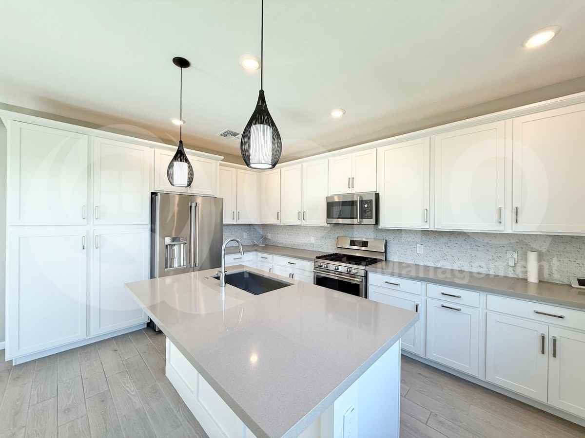 4832 South Ferric - Photo 5 of 25