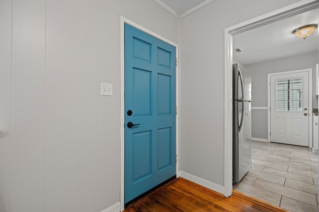 908 N 38th St - Photo 6 of 19