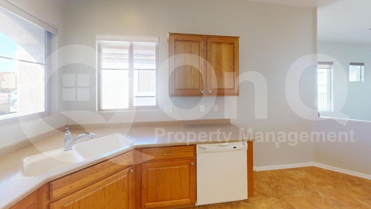 158 W Calle Del Estribo - Photo 5 of 33