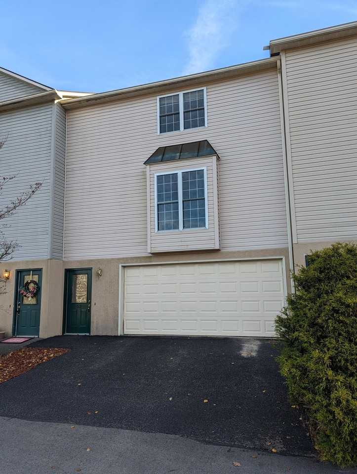 53 Clear Spring Dr #1 - Photo 7 of 15