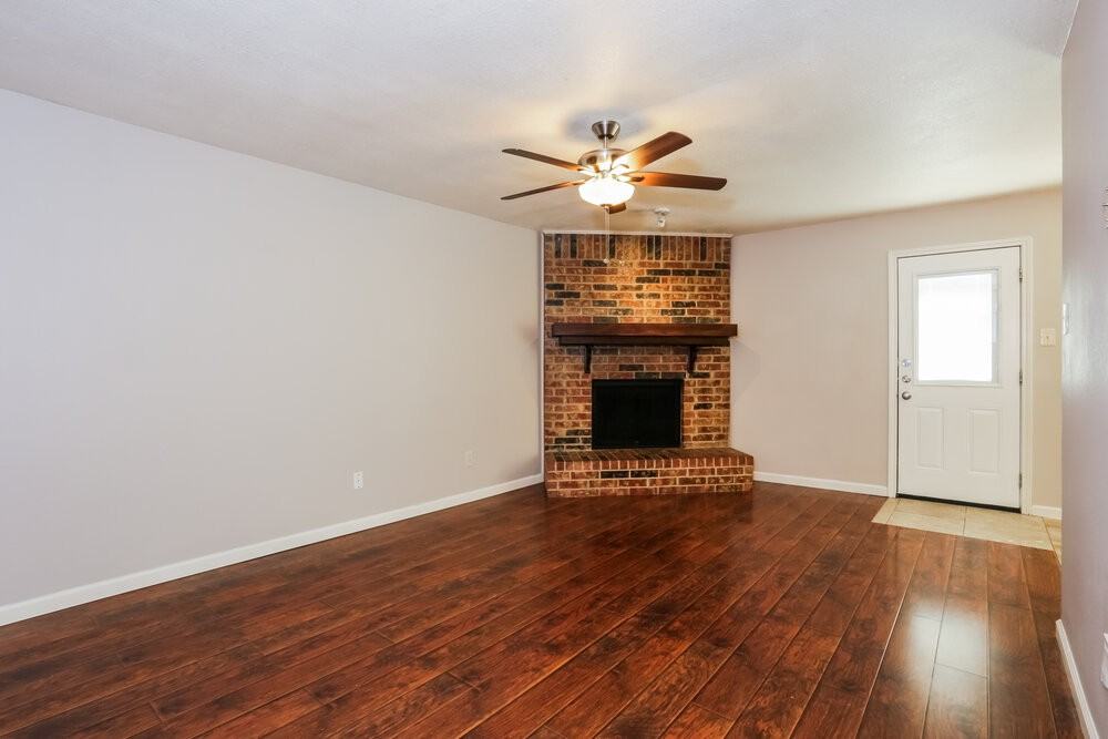 5907 Willow Crest Dr - Photo 3 of 16